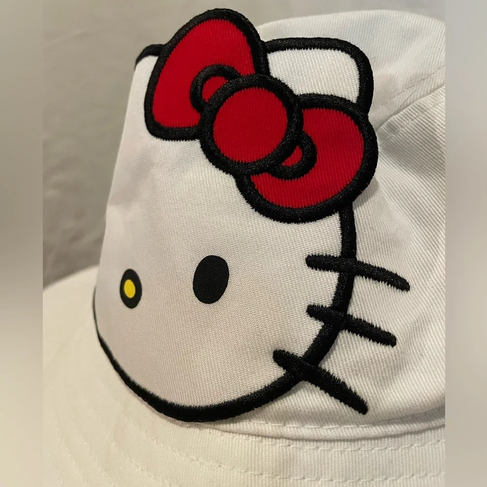 SF Giants Hello Kitty White Bucket Hat with Red Bow